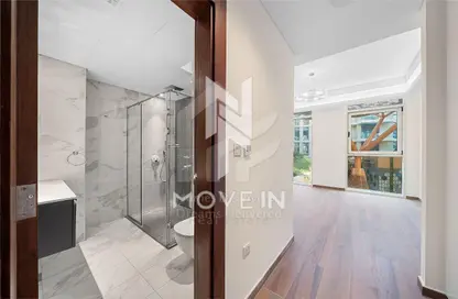 Apartment - 1 Bedroom - 2 Bathrooms for sale in Crystal Residence - Gewan Island - The Pearl Island - Doha