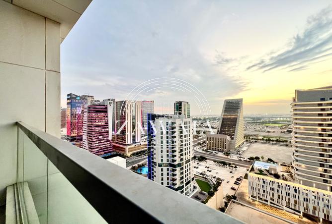 988427 - Property Image 2