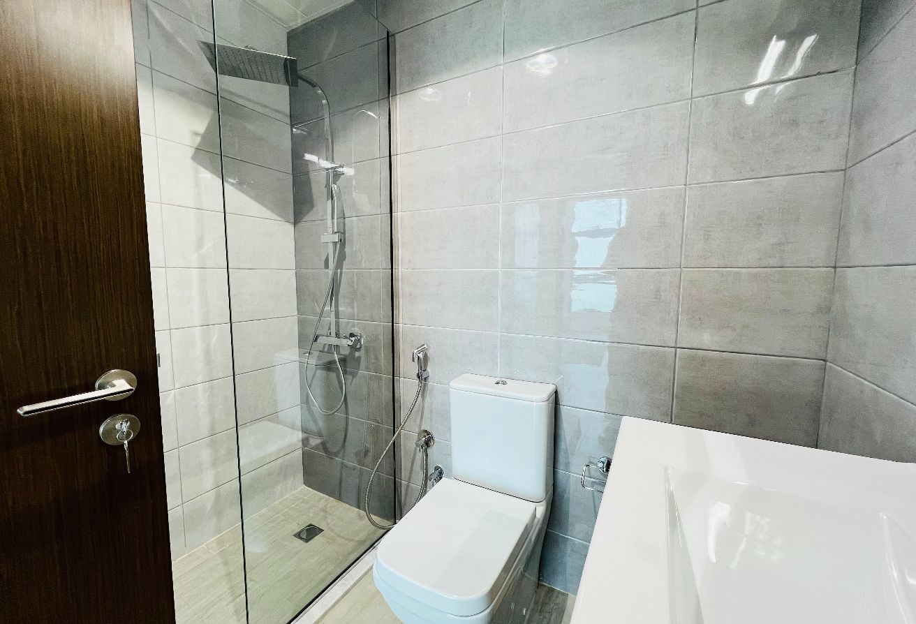 Fully sea view 2 bhk furnished just in 8500 exclud thumbnail 11
