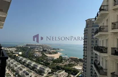 Apartment - 2 Bedrooms - 3 Bathrooms for sale in Viva West - Viva Bahriyah - The Pearl Island - Doha