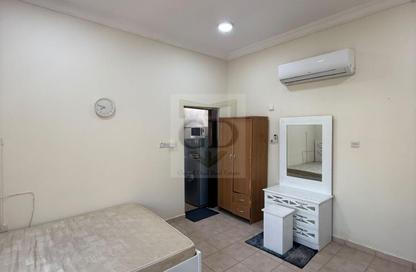 Apartment - Studio - 1 for rent in Al Maamoura - Al Maamoura - Doha