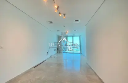 Apartment - 1 Bedroom - 2 Bathrooms for rent in Zig Zag Towers - West Bay - Doha