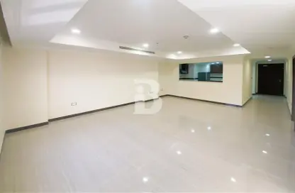 Apartment - 1 Bedroom - 2 Bathrooms for rent in Porto Arabia - The Pearl Island - Doha