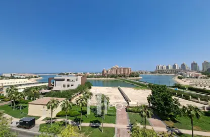 Apartment - 1 Bedroom - 2 Bathrooms for rent in Carnaval - Qanat Quartier - The Pearl Island - Doha