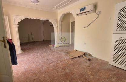 فيلا - 3 غرف نوم - 3 حمامات للايجار في شارع المطار القديم - طريق المطار القديم - الدوحة
