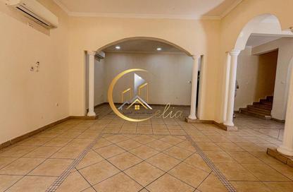 Compound - 3 Bedrooms - 4 Bathrooms for rent in Al Dana st - Muraikh - AlMuraikh - Doha