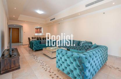 Apartment - 2 Bedrooms - 3 Bathrooms for rent in East Porto Drive - Porto Arabia - The Pearl Island - Doha