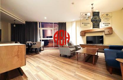 Apartment - 2 Bedrooms - 3 Bathrooms for rent in Floresta Gardens - Floresta Gardens - The Pearl Island - Doha