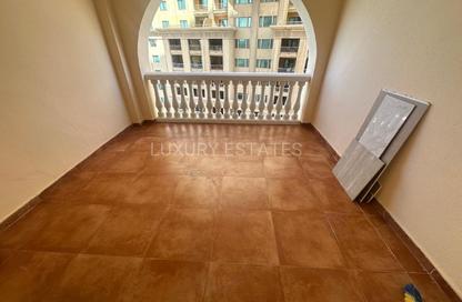 Apartment - 2 Bedrooms - 3 Bathrooms for sale in East Porto Drive - Porto Arabia - The Pearl Island - Doha Apartment - 2 Bedrooms - 3 Bathrooms for sale in East Porto Drive - Porto Arabia - The Pearl Island - Doha