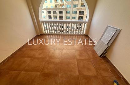 Apartment - 2 Bedrooms - 3 Bathrooms for sale in East Porto Drive - Porto Arabia - The Pearl Island - Doha Apartment - 2 Bedrooms - 3 Bathrooms for sale in East Porto Drive - Porto Arabia - The Pearl Island - Doha