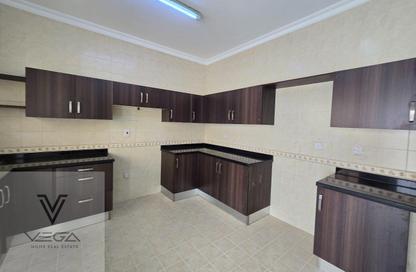 Compound - 3 - 3 for rent in Souk Al gharaffa - Al Gharrafa - Doha
