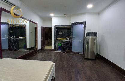 Apartment - Studio - 1 for rent in Umm Ghuwailina 4 - Umm Ghuwailina - Doha