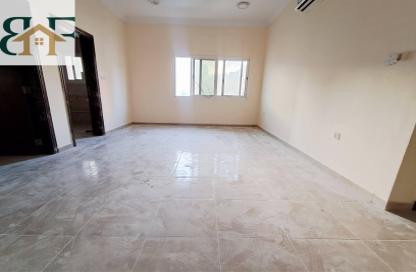 Apartment - 2 Bedrooms - 3 Bathrooms for rent in Umm Ghwailina Comm - Umm Ghuwalina - Umm Ghuwailina - Doha