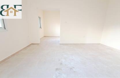 Apartment - 2 Bedrooms - 3 Bathrooms for rent in Umm Ghwailina Comm - Umm Ghuwalina - Umm Ghuwailina - Doha