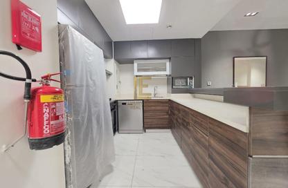 Apartment - 2 Bedrooms - 3 Bathrooms for sale in Crescent Building - Yasmeen City - Lusail
