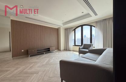 Apartment - 1 Bedroom - 2 Bathrooms for rent in West Porto Drive - Porto Arabia - The Pearl Island - Doha