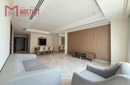 Apartment - 1 Bedroom - 2 Bathrooms for rent in West Porto Drive - Porto Arabia - The Pearl Island - Doha
