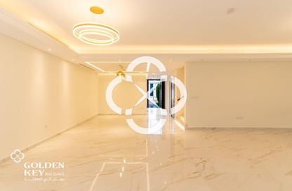 Villa - 5 Bedrooms - 6 Bathrooms for rent in Floresta Gardens - Floresta Gardens - The Pearl Island - Doha