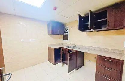 Apartment - 2 Bedrooms - 2 Bathrooms for rent in Al Nasr Street - Al Nasr - Doha