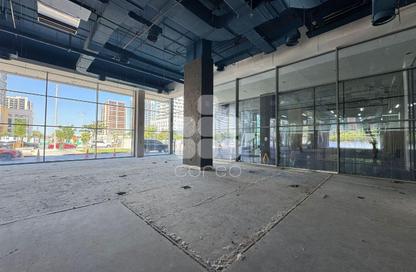 Show Room - Studio - 1 Bathroom for rent in Lusail Marina Heights - Marina District - Lusail