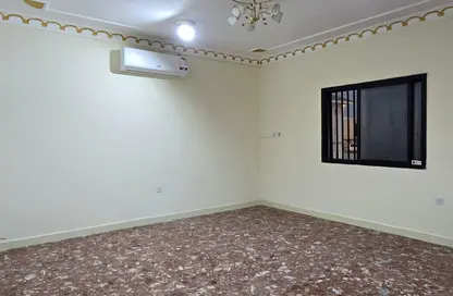 Apartment - 1 Bathroom for rent in Al Aziziyah - Doha