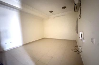 Apartment - 1 Bedroom - 1 Bathroom for rent in Hakeem Bin Hazam Street - Mughalina - Doha