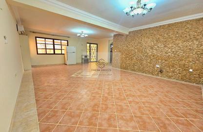 Villa - 3 Bedrooms - 3 Bathrooms for rent in Al Maamoura - Al Maamoura - Doha