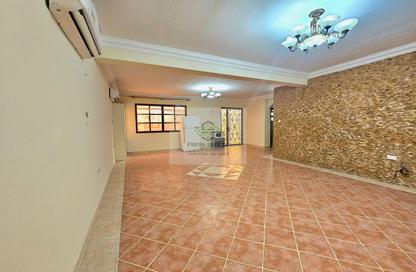 Villa - 3 Bedrooms - 3 Bathrooms for rent in Al Maamoura - Al Maamoura - Doha