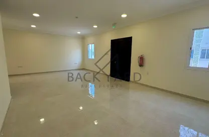 فيلا - 6 غرف نوم - 6 حمامات للايجار في الخيصة - الخيصة - أم صلال محمد