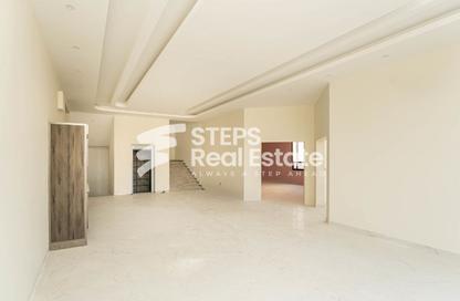 Villa - 6 - 7+ for sale in Umm Qarn - Al Daayen
