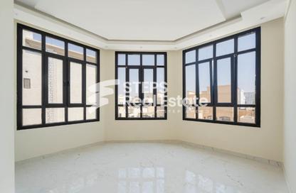Villa - 6 - 7+ for sale in Umm Qarn - Al Daayen