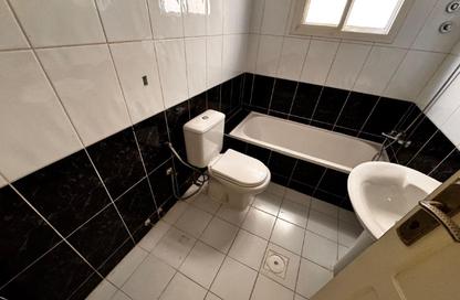 مجمع سكني - 5 غرف نوم - 5 حمامات للايجار في طريق سلوى - العزيزية - الدوحة