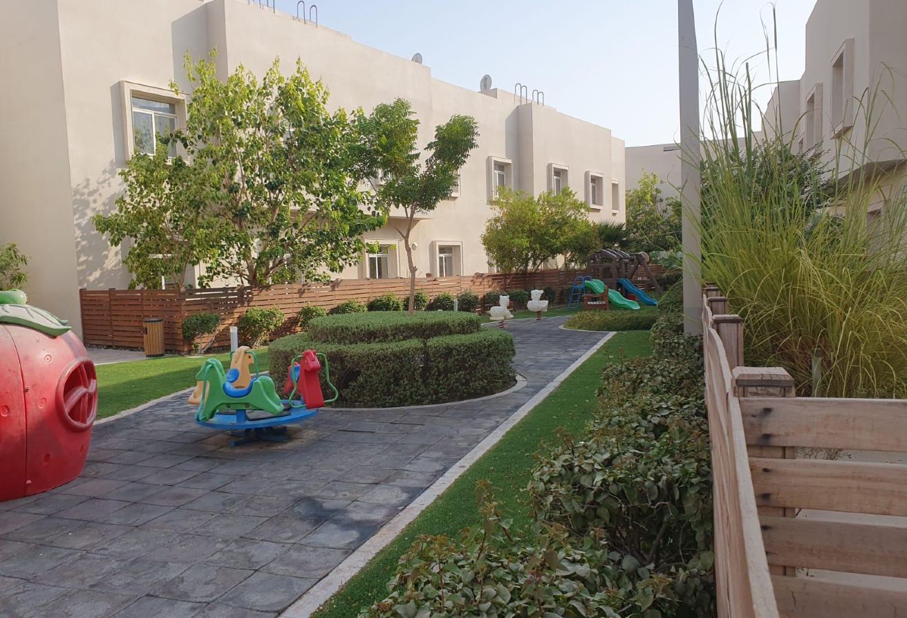 Furnished 2 BDR Apartment in Luxurious Compound thumbnail 8