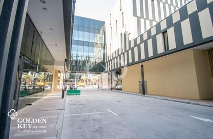 Show Room - Studio - 1 for rent in Boulevard View - Yasmeen City - Lusail
