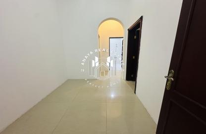 Villa - 2 Bedrooms - 1 Bathroom for rent in Madinat Khalifa Building 58 - Madinat Khalifa South - Madinat Khalifa - Doha