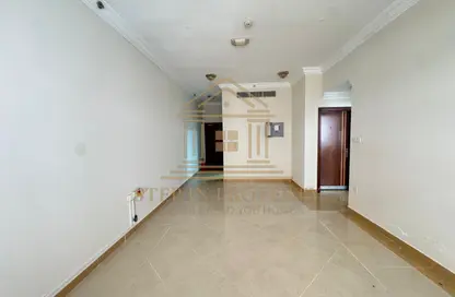 Apartment - 2 Bedrooms - 2 Bathrooms for rent in Al Mansoura - Al Mansoura - Doha