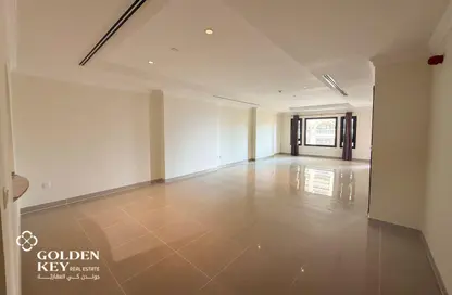 Apartment - 1 Bedroom - 2 Bathrooms for rent in West Porto Drive - Porto Arabia - The Pearl Island - Doha