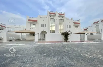 Villa - 3 Bedrooms - 4 Bathrooms for rent in Wadi Al Shaheeniya Street - Ain Khaled - Doha