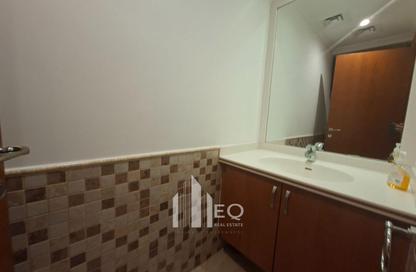 Apartment - 1 Bedroom - 2 Bathrooms for rent in West Porto Drive - Porto Arabia - The Pearl Island - Doha