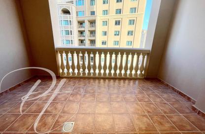 Apartment - 1 Bedroom - 2 Bathrooms for rent in Tower 18 - Porto Arabia - The Pearl Island - Doha