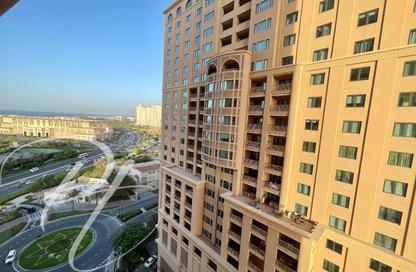 Apartment - 1 Bedroom - 2 Bathrooms for rent in Tower 18 - Porto Arabia - The Pearl Island - Doha