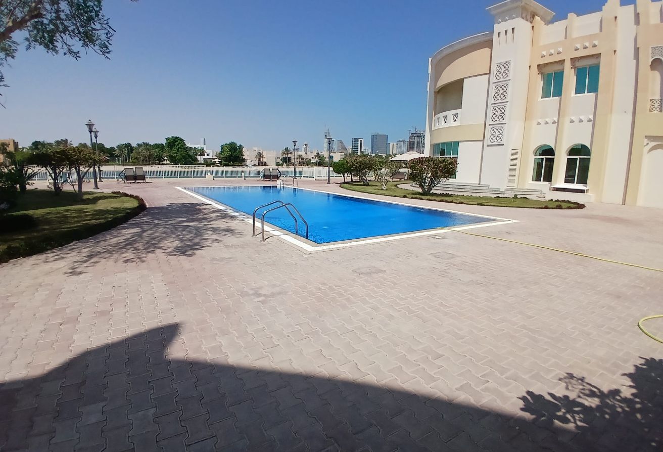 5 BR Villa with Water View and 2 Parking Slots