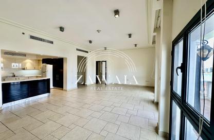 Apartment - 2 Bedrooms - 3 Bathrooms for rent in Carnaval - Qanat Quartier - The Pearl Island - Doha