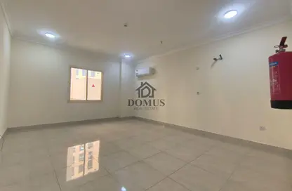 Apartment - 3 Bedrooms - 3 Bathrooms for rent in Doha Al Jadeed - Doha
