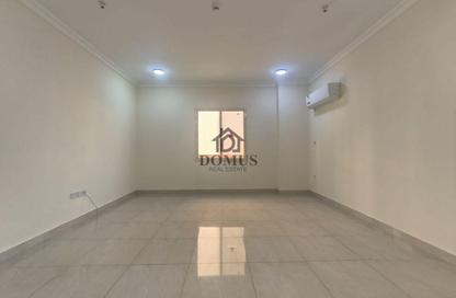 Apartment - 3 Bedrooms - 3 Bathrooms for rent in Doha Al Jadeed - Doha