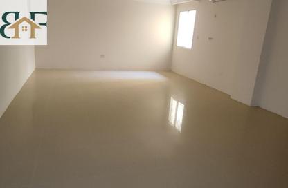 Apartment - 3 Bedrooms - 2 Bathrooms for rent in Al Nasr - Doha Apartment - 3 Bedrooms - 2 Bathrooms for rent in Al Nasr - Doha