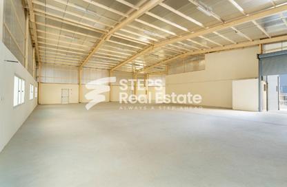 Warehouse - Studio - 1 for rent in East Industrial Street - Birkat Al Awamer - Al Wakra