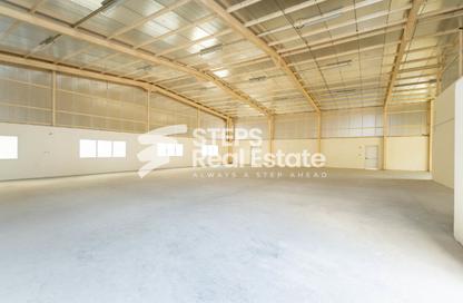 Warehouse - Studio - 1 for rent in East Industrial Street - Birkat Al Awamer - Al Wakra
