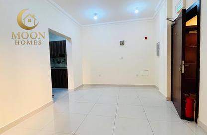 Apartment - 1 Bedroom - 1 Bathroom for rent in Umm Ghwailina Comm - Umm Ghuwalina - Umm Ghuwailina - Doha