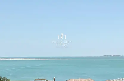 Apartment - 1 Bedroom - 2 Bathrooms for rent in Tower 28 - Porto Arabia - The Pearl Island - Doha